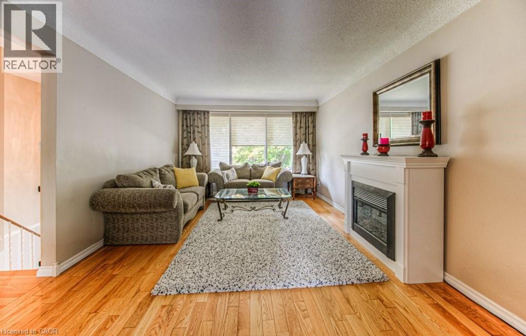 Photo 7 of 11 Coach Hill Drive, Kitchener ON