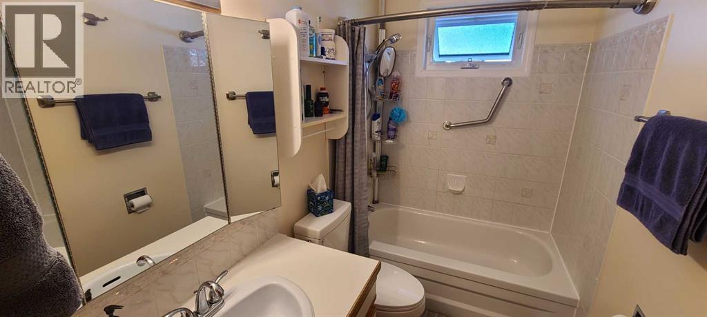 Photo 11 of 5107 53 Street, Taber AB