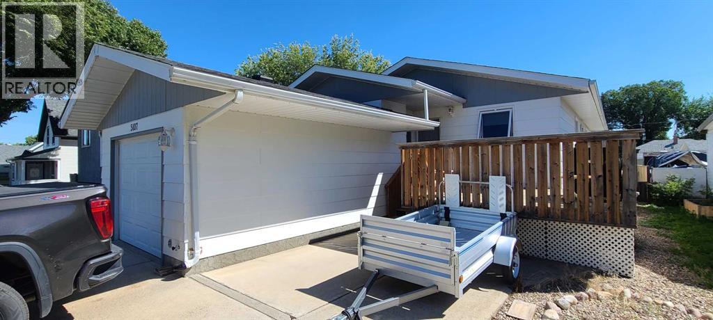 Photo 13 of 5107 53 Street, Taber AB