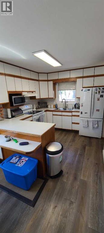 Photo 38 of 5107 53 Street, Taber AB
