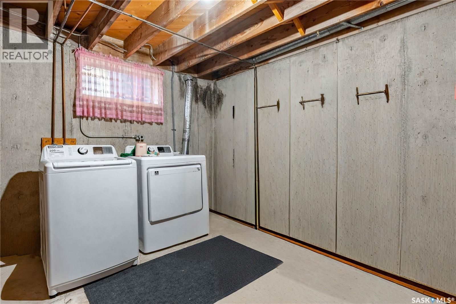 Photo 21 of 106 Wood Crescent, Assiniboia SK