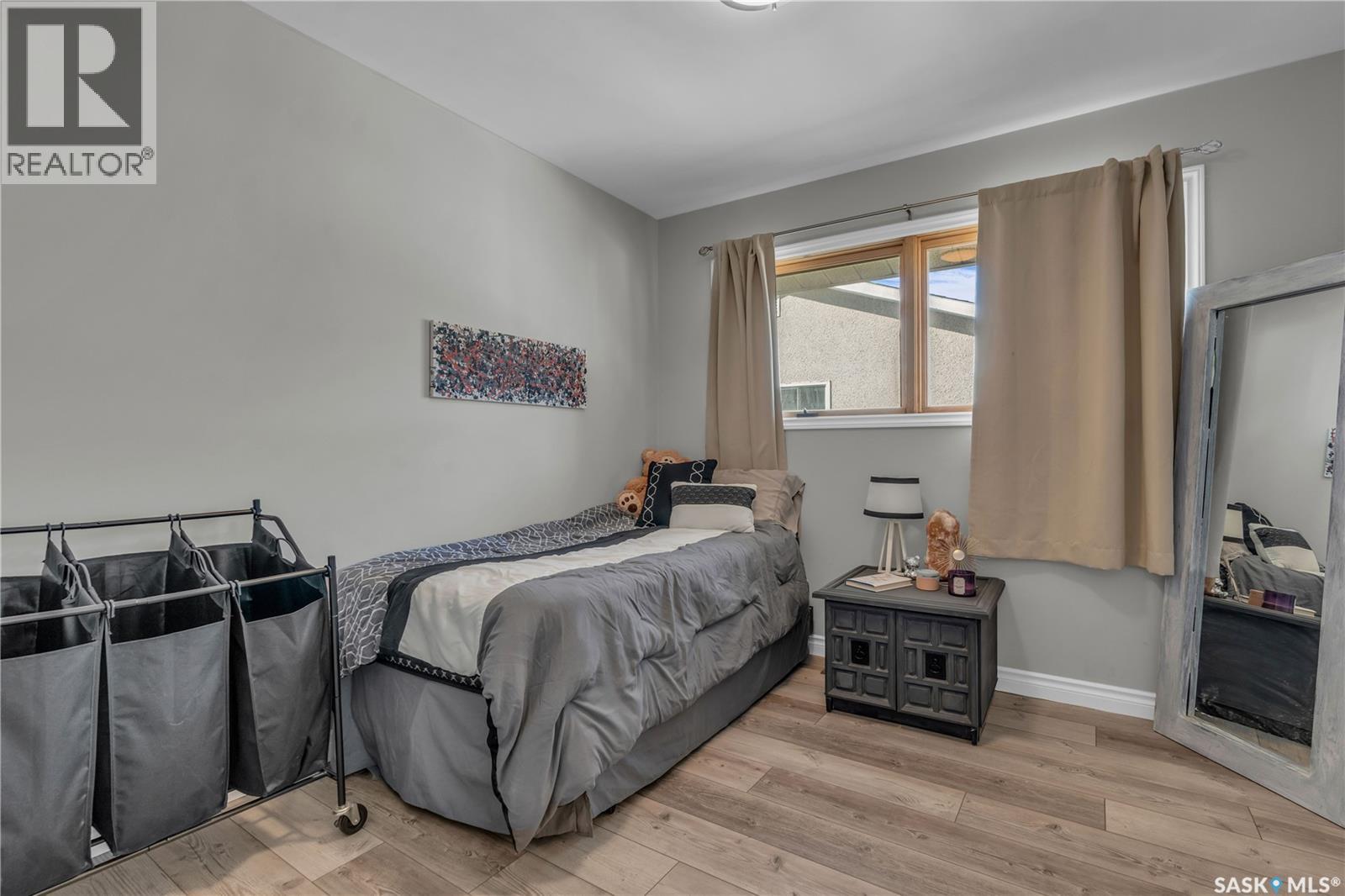 Photo 11 of 106 Wood Crescent, Assiniboia SK
