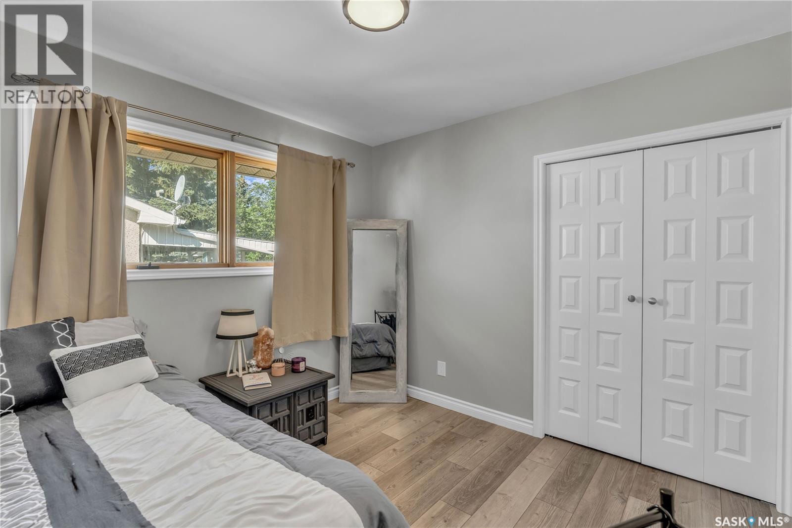Photo 12 of 106 Wood Crescent, Assiniboia SK