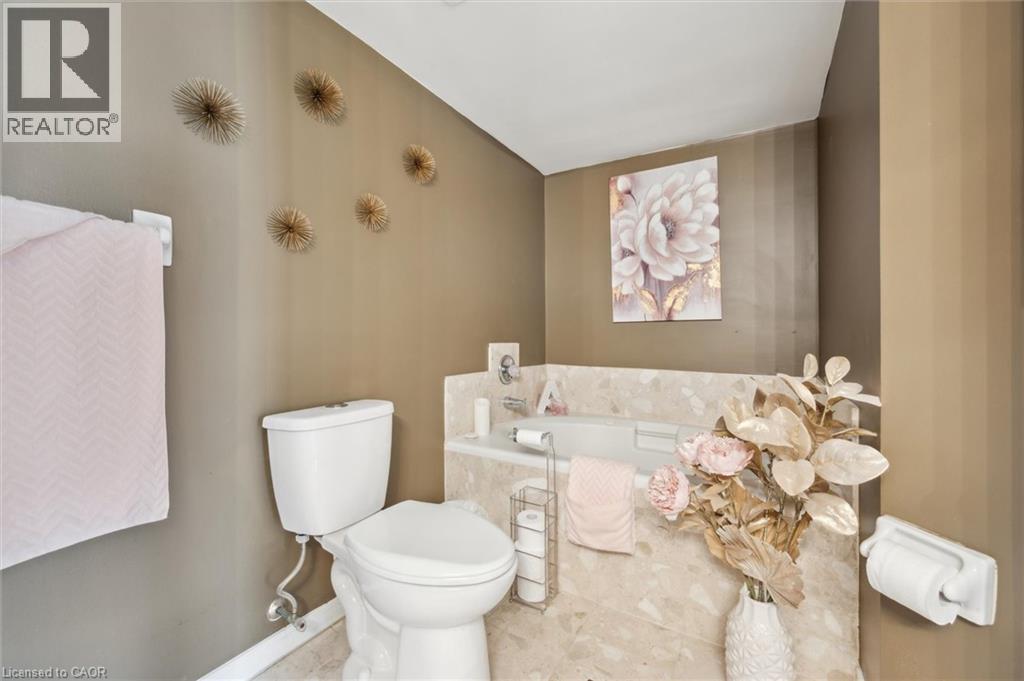 Photo 13 of 3267 King Street E Unit 204, Kitchener ON