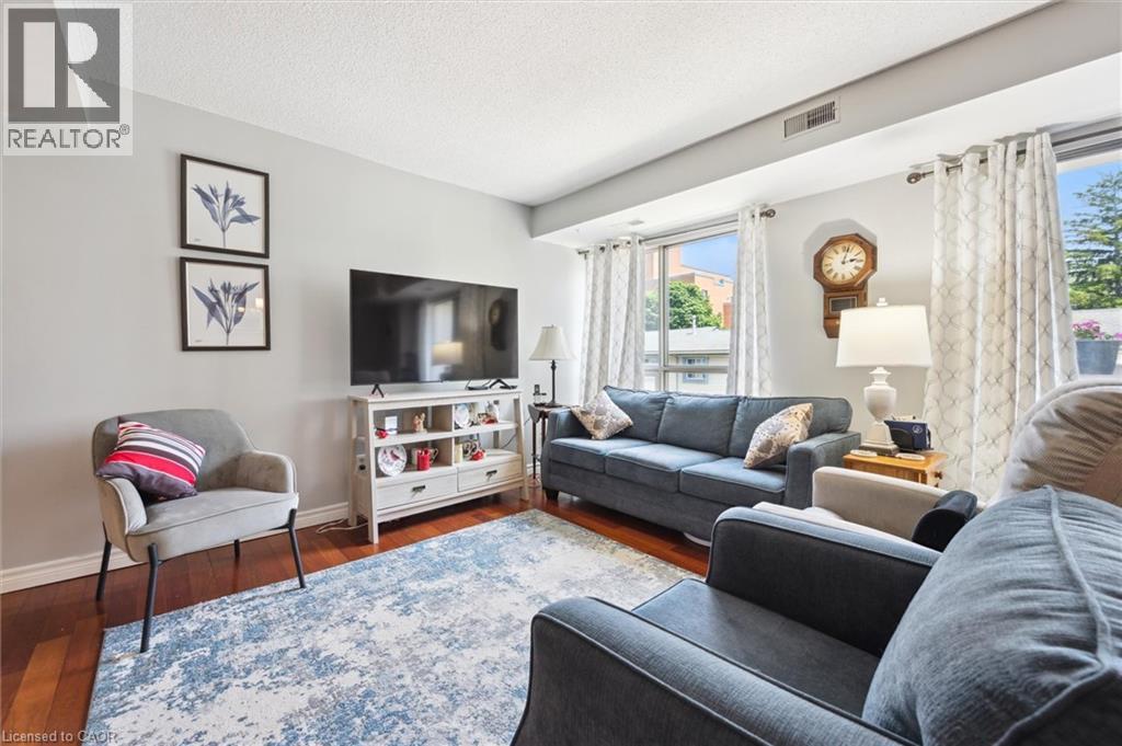 Photo 15 of 3267 King Street E Unit 204, Kitchener ON