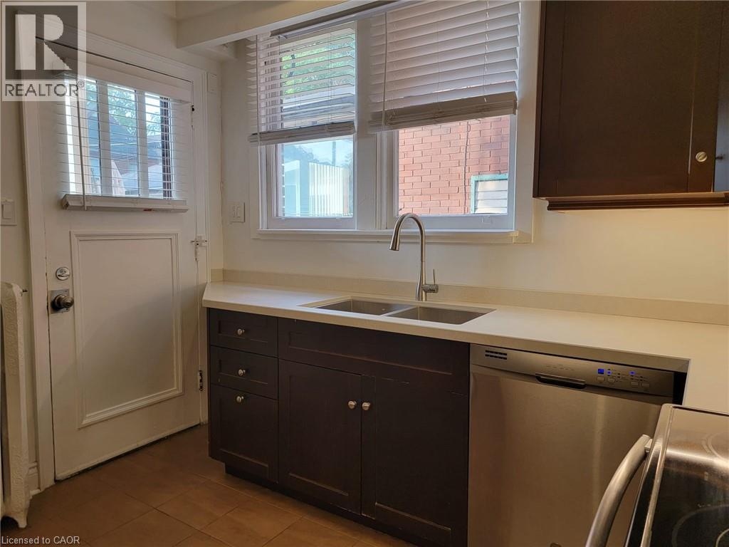 Photo 10 of 43 Barnesdale Avenue S, Hamilton ON