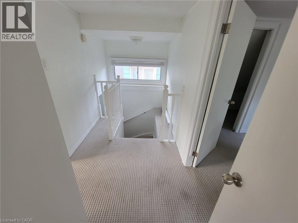 Photo 5 of 43 Barnesdale Avenue S, Hamilton ON