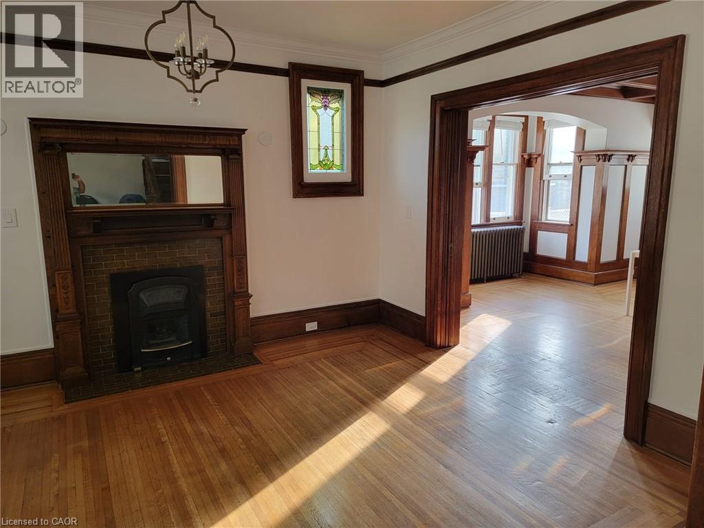Photo 30 of 43 Barnesdale Avenue S, Hamilton ON