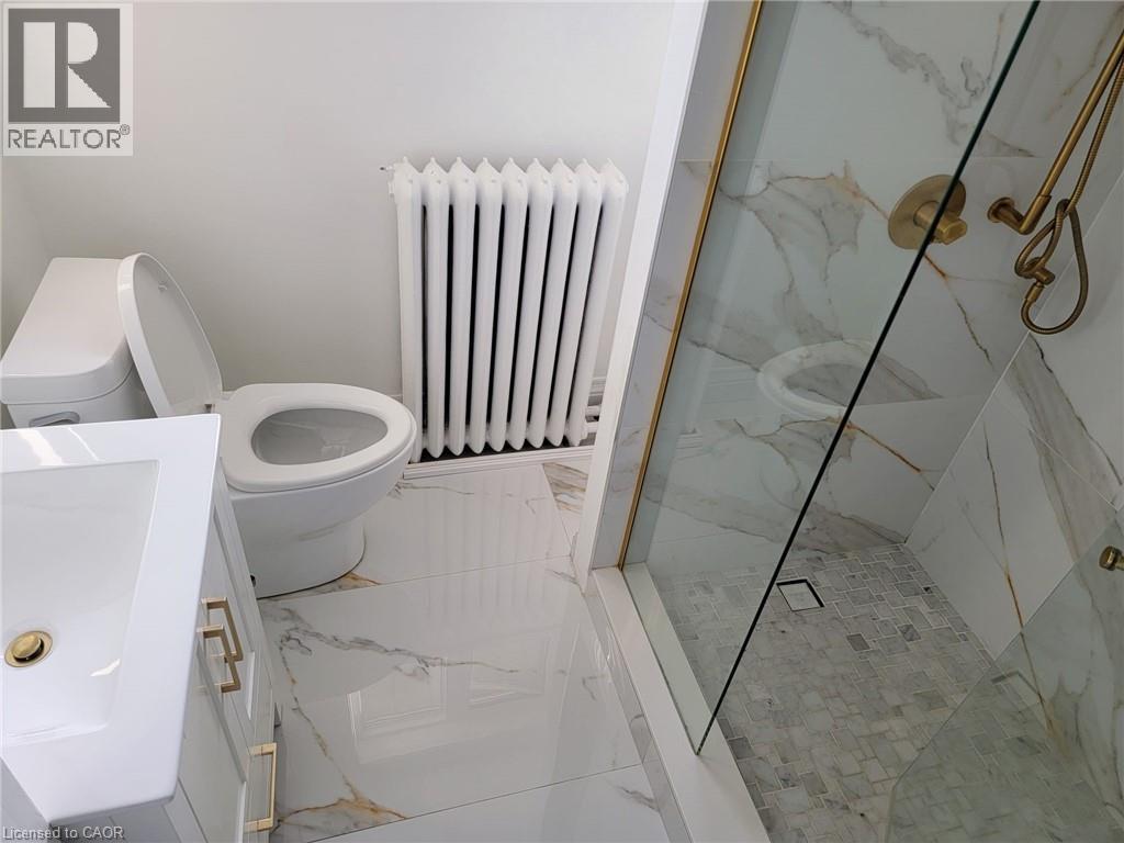 Photo 32 of 43 Barnesdale Avenue S, Hamilton ON