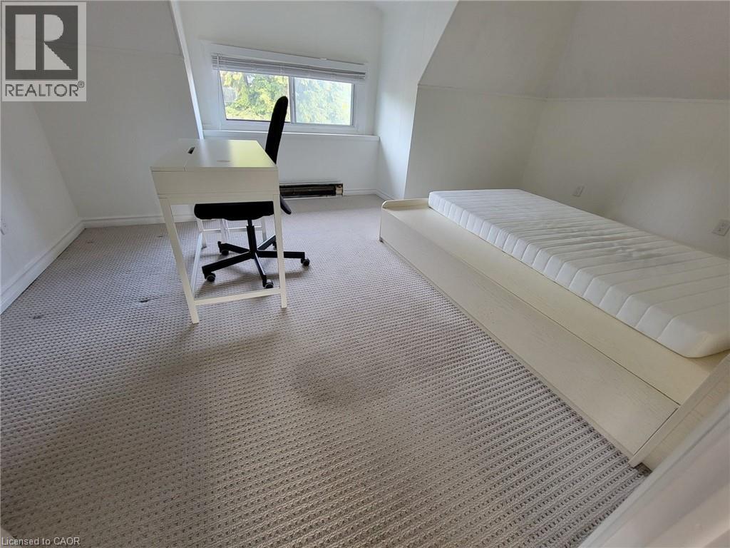 Photo 22 of 43 Barnesdale Avenue S, Hamilton ON