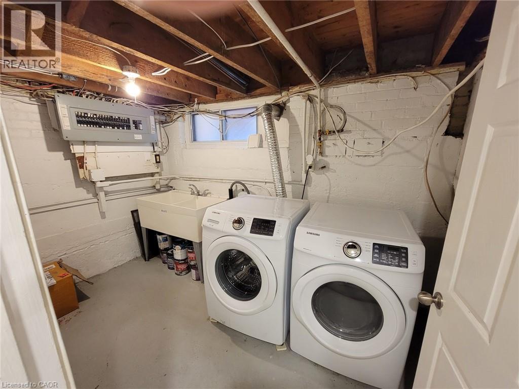 Photo 25 of 43 Barnesdale Avenue S, Hamilton ON