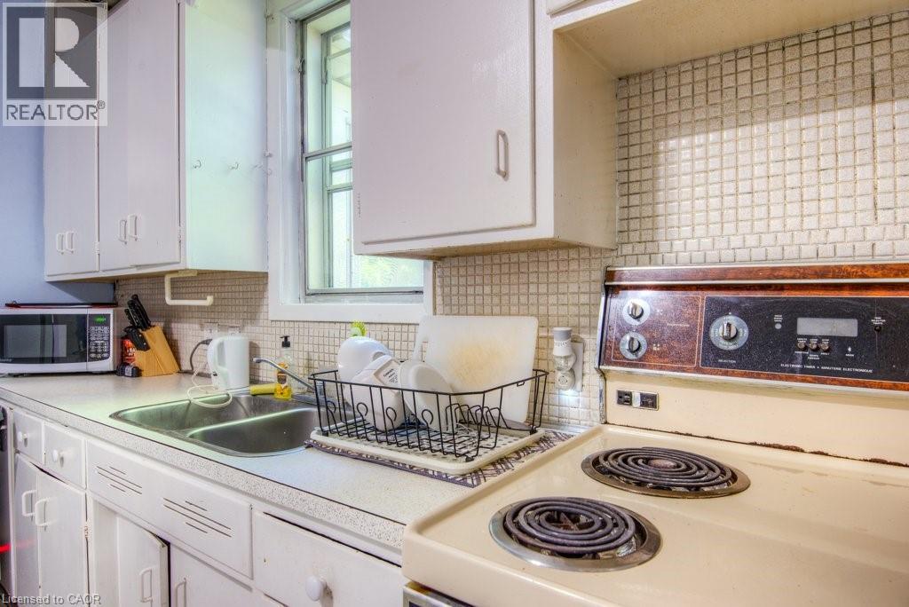 Photo 20 of 126 Albert Street, Waterloo ON