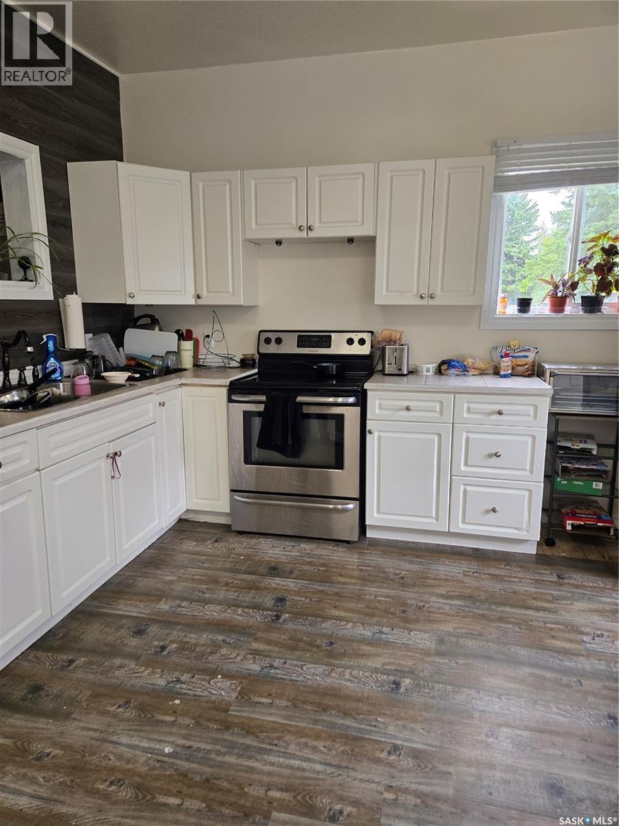707 Railway AVENUE — photo 6