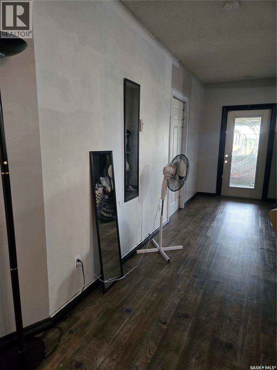 707 Railway AVENUE — photo 8