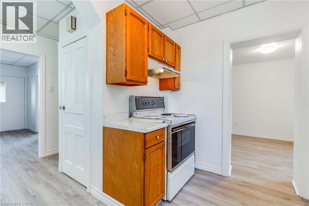 Photo 38 of 45 East Bend Avenue N, Hamilton ON