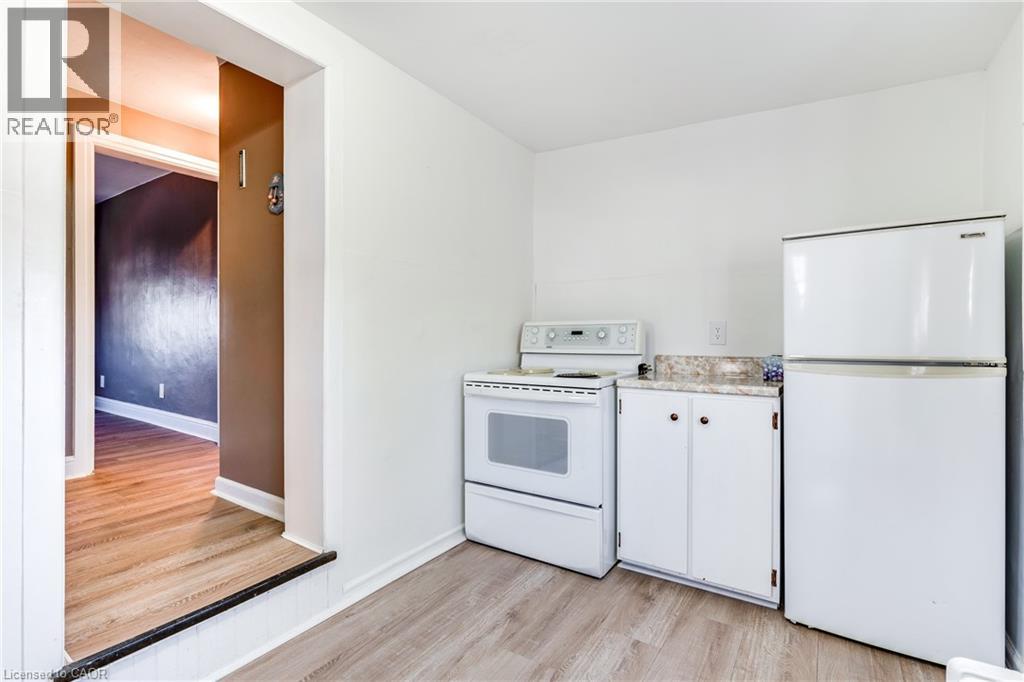 Photo 15 of 45 East Bend Avenue N, Hamilton ON
