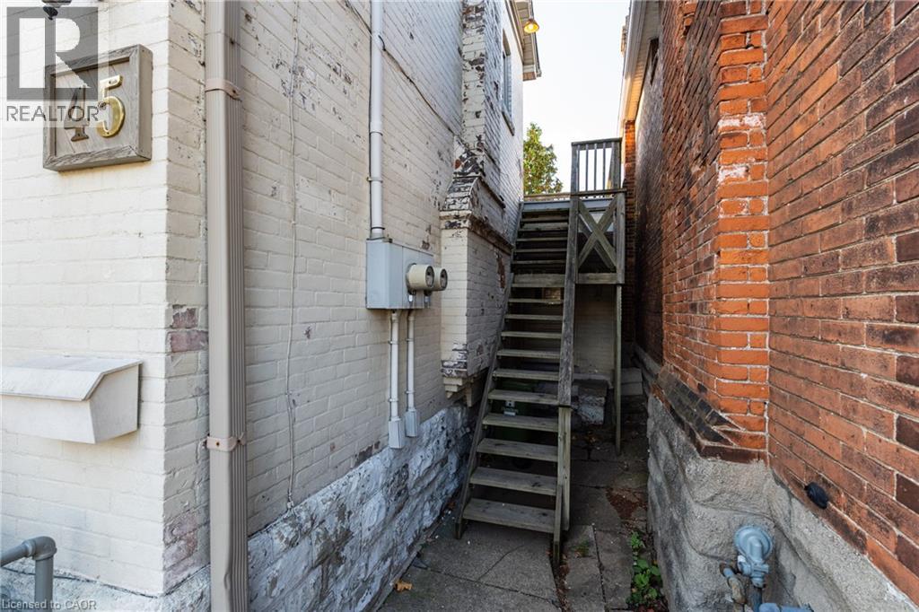 Photo 26 of 45 East Bend Avenue N, Hamilton ON