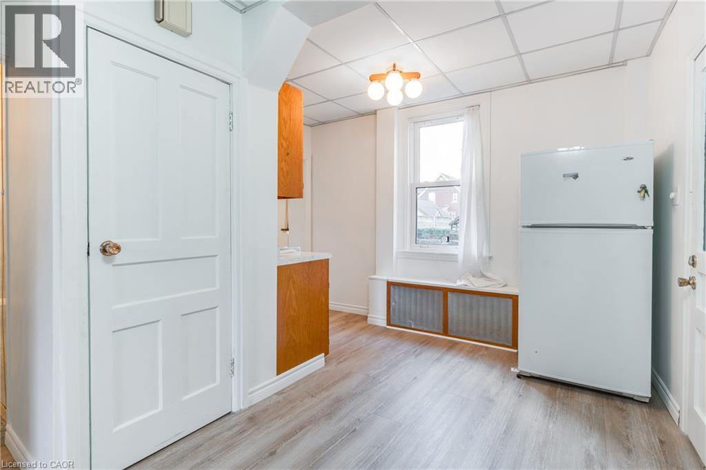 Photo 11 of 45 East Bend Avenue N, Hamilton ON
