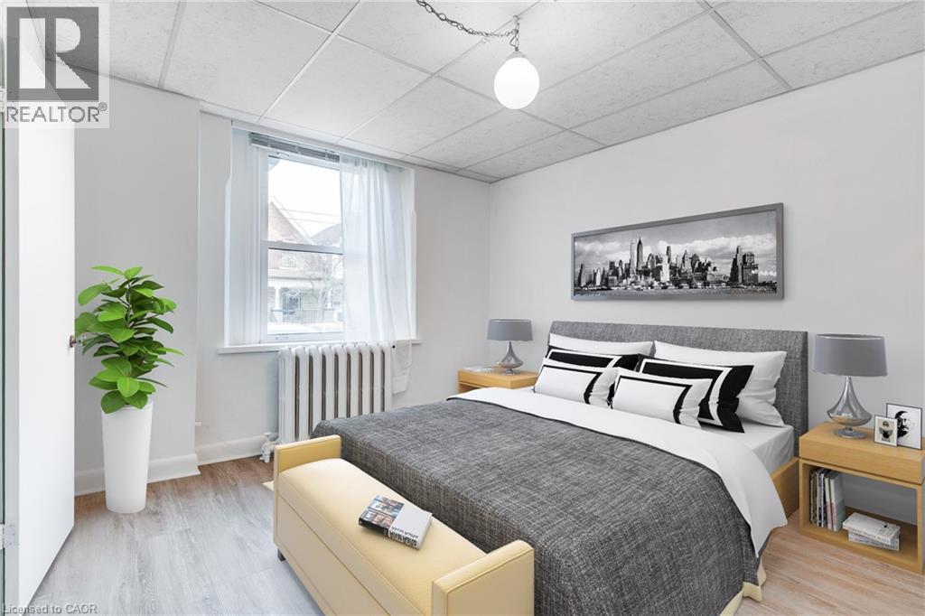 Photo 25 of 45 East Bend Avenue N, Hamilton ON