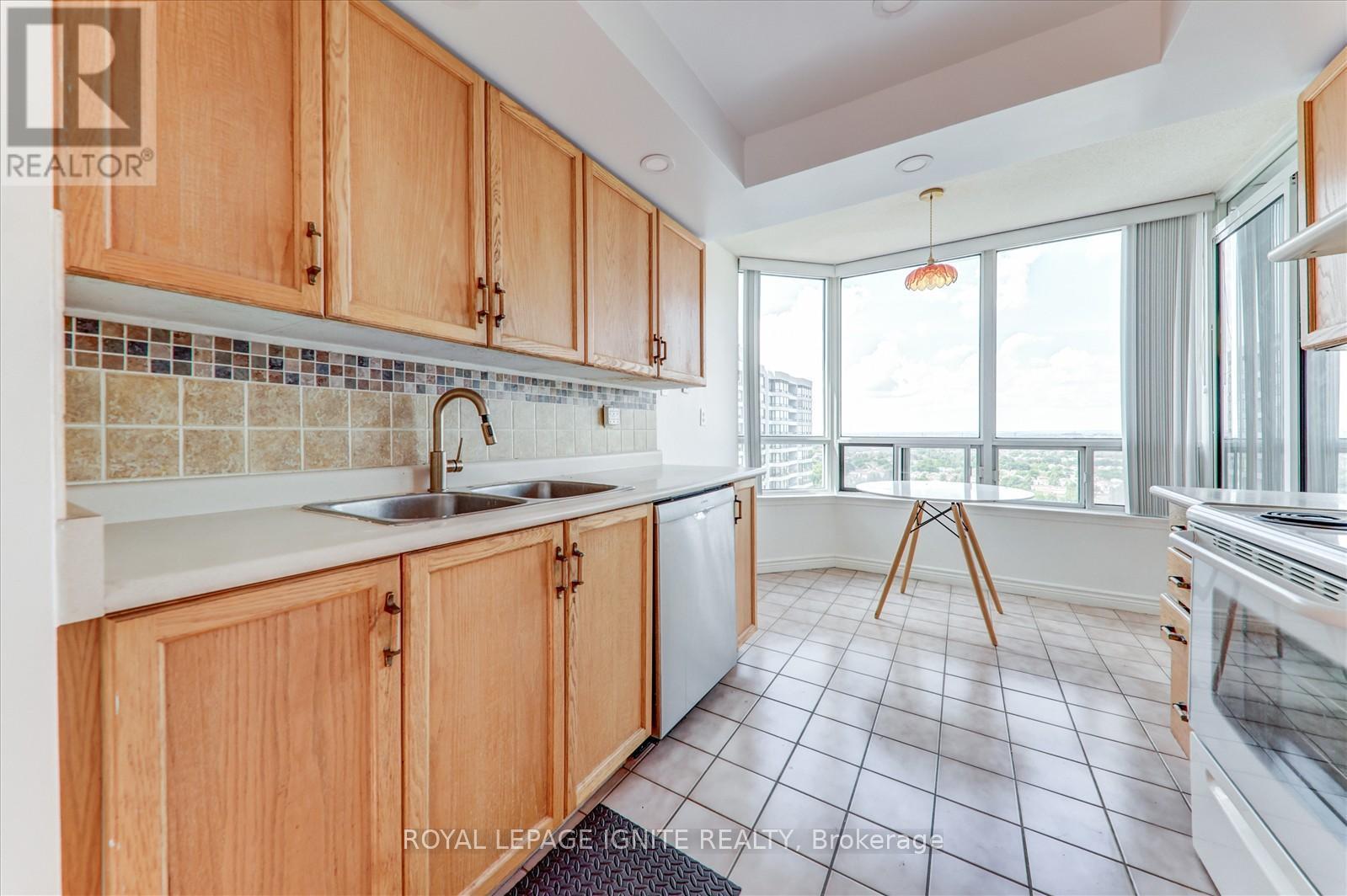 Photo 8 of 1801 330 Alton Towers Circle, Toronto ON