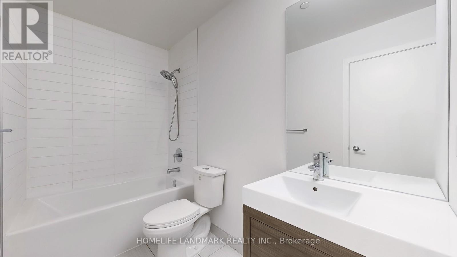 Photo 7 of 1208 66 Forest Manor Road, Toronto ON