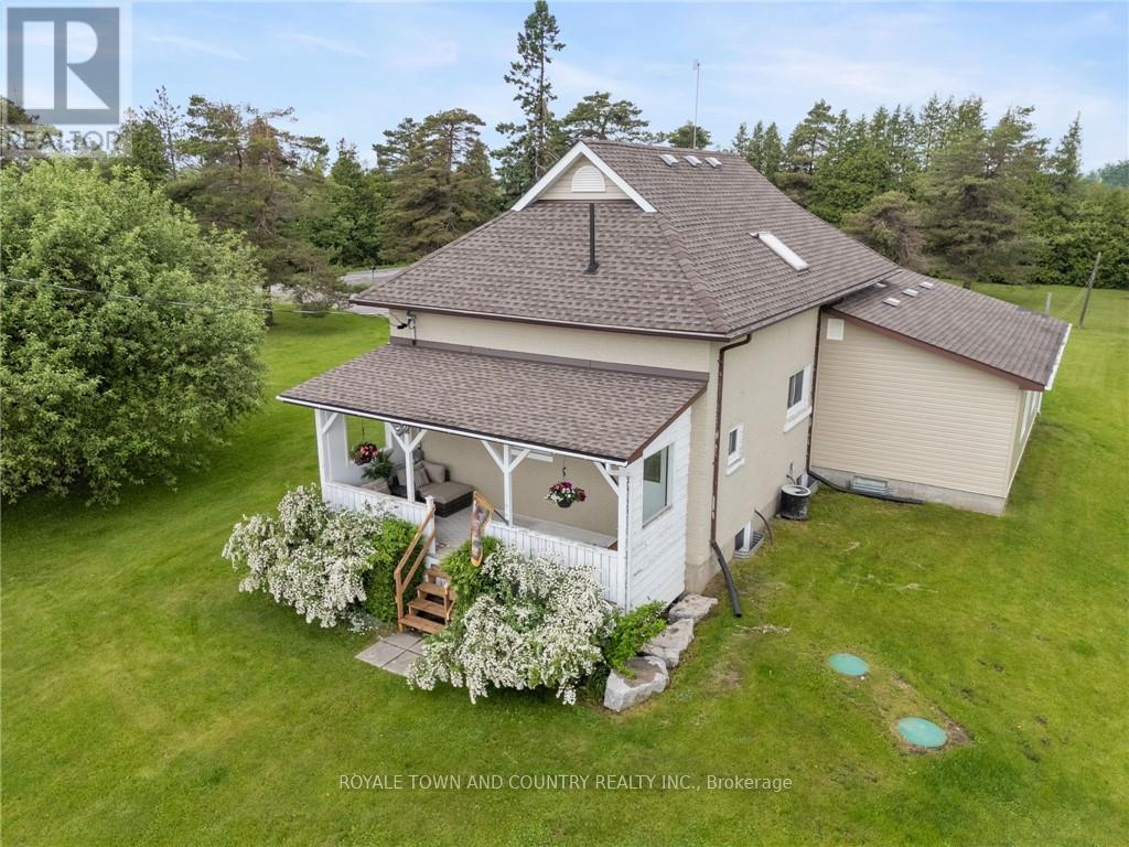 Photo 2 of 1320 Heights Road, Kawartha Lakes ON