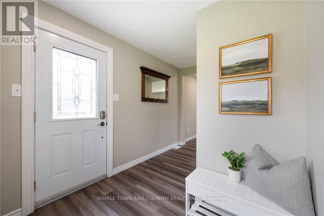 Photo 4 of 1320 Heights Road, Kawartha Lakes ON