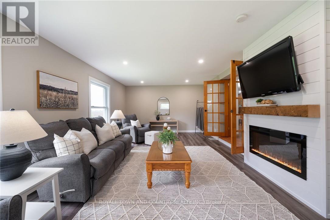 Photo 6 of 1320 Heights Road, Kawartha Lakes ON