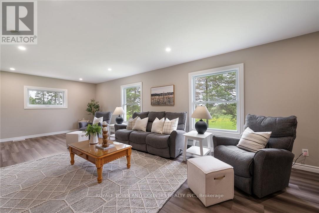 Photo 7 of 1320 Heights Road, Kawartha Lakes ON
