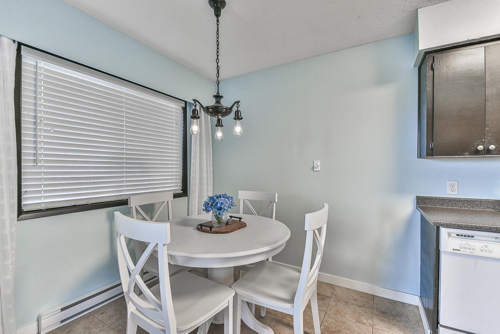 Photo 16 of 306 2211 Clearbrook Road, Abbotsford BC