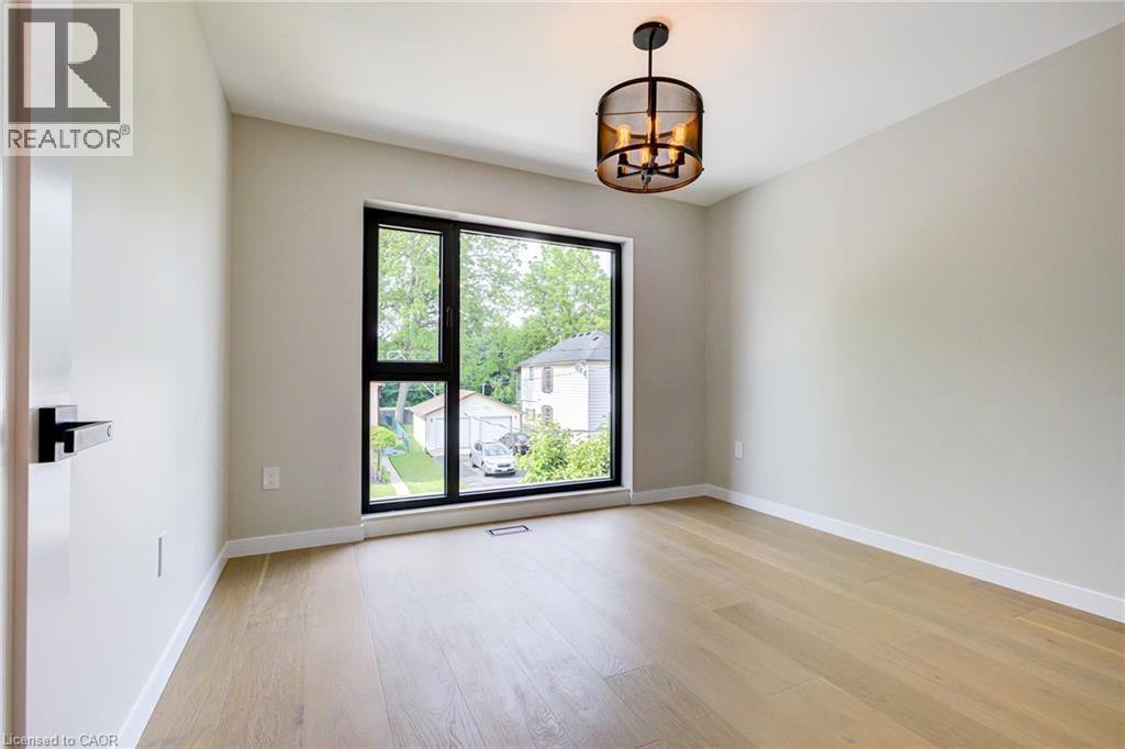 Photo 29 of 93 Oak Street, Cambridge ON