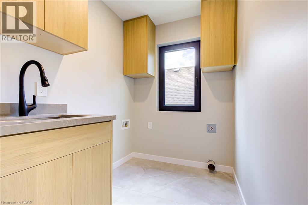 Photo 30 of 93 Oak Street, Cambridge ON