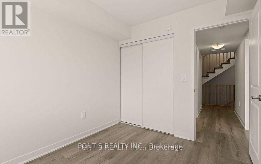 Photo 25 of 220 1695 Dersan Street, Pickering ON