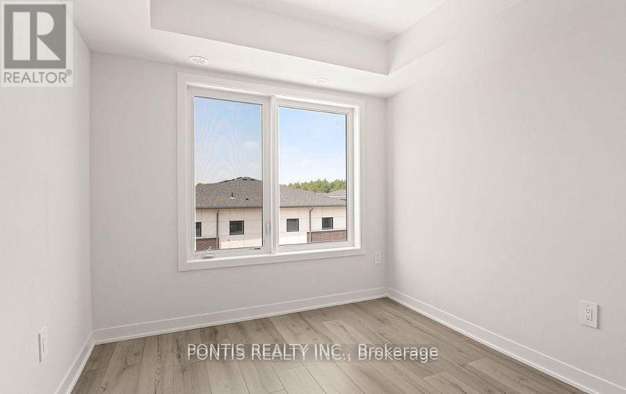 Photo 18 of 220 1695 Dersan Street, Pickering ON