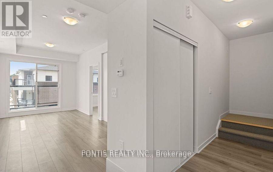 Photo 1 of 220 1695 Dersan Street, Pickering ON