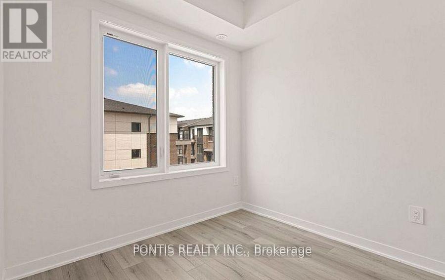Photo 7 of 220 1695 Dersan Street, Pickering ON