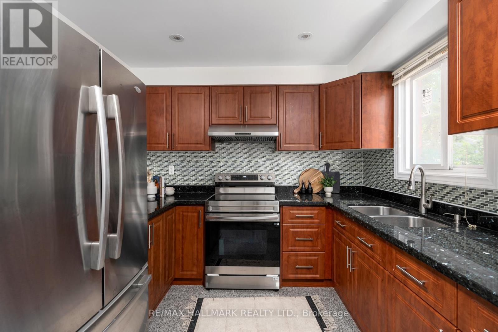 Photo 12 of 610 Greenwood Avenue, Toronto ON