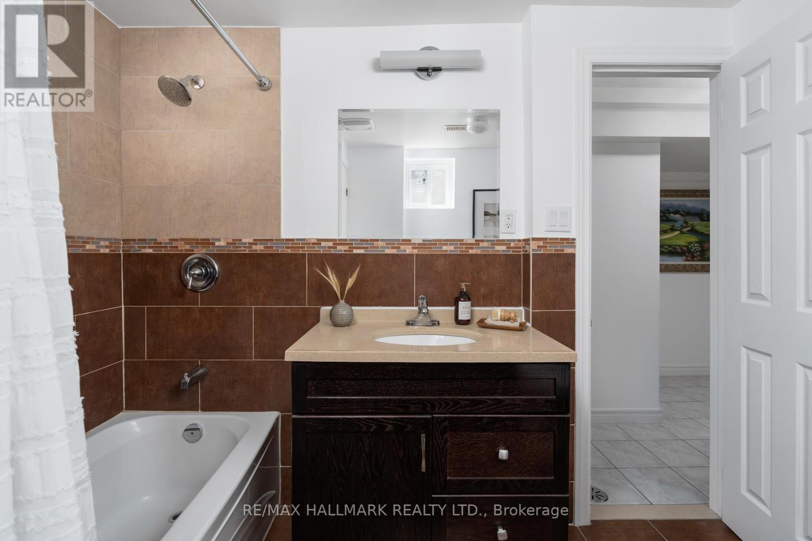 Photo 32 of 610 Greenwood Avenue, Toronto ON