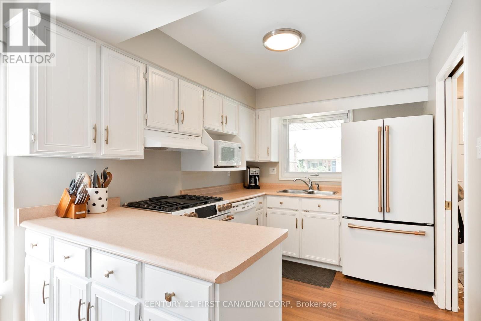 Photo 12 of 162 Ashley Crescent, London South ON