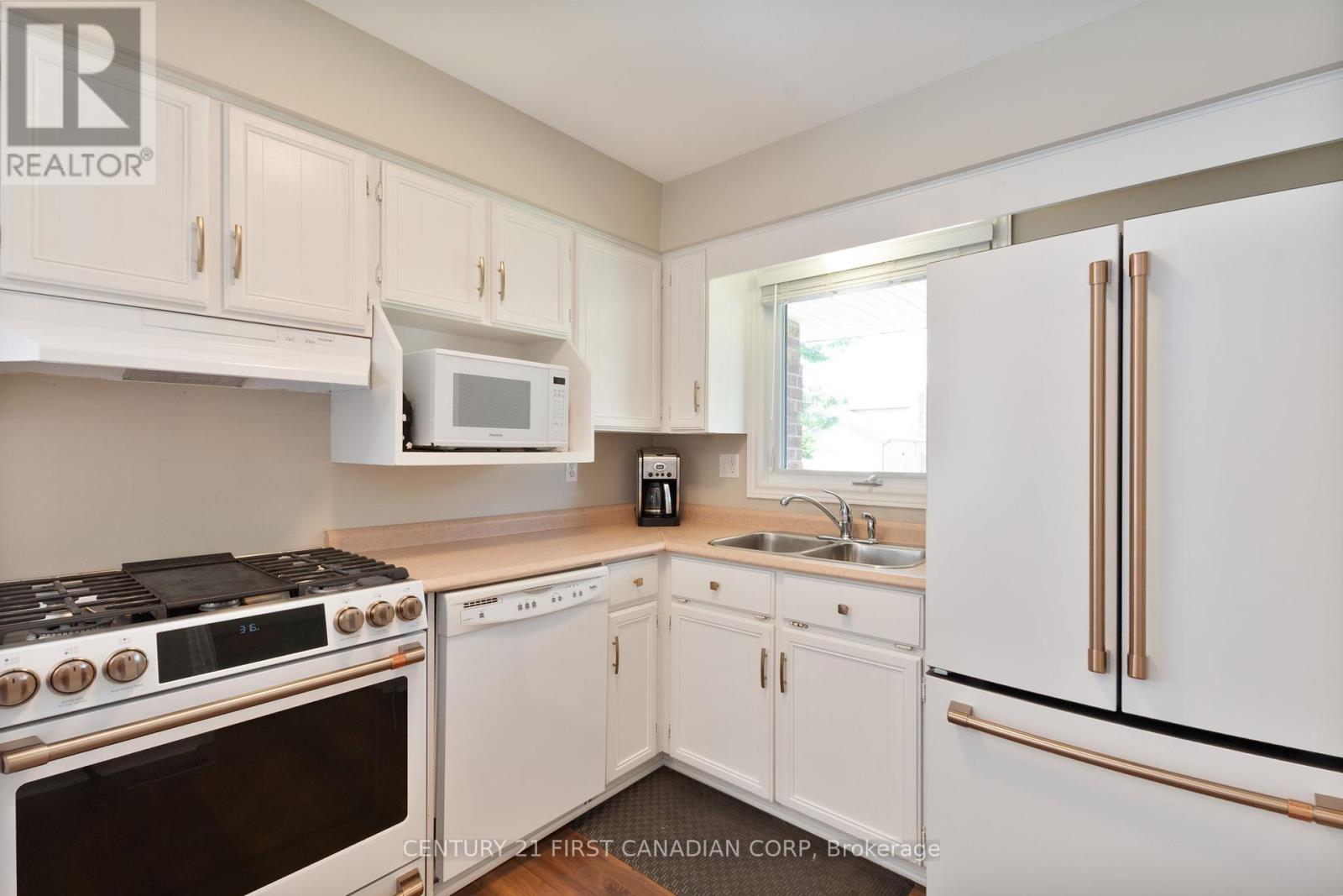 Photo 13 of 162 Ashley Crescent, London South ON