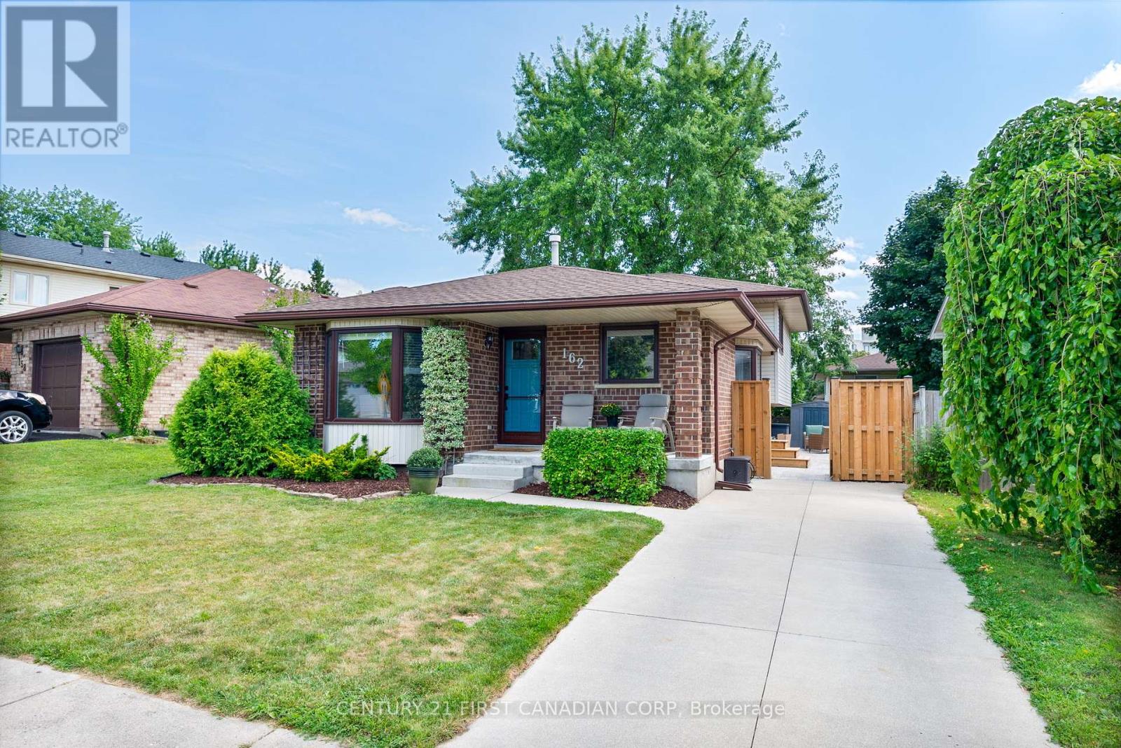 Photo 2 of 162 Ashley Crescent, London South ON