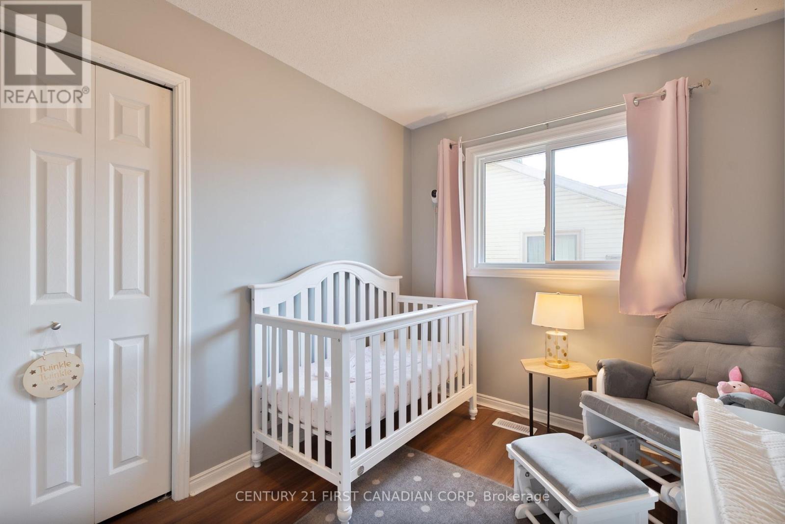 Photo 22 of 162 Ashley Crescent, London South ON