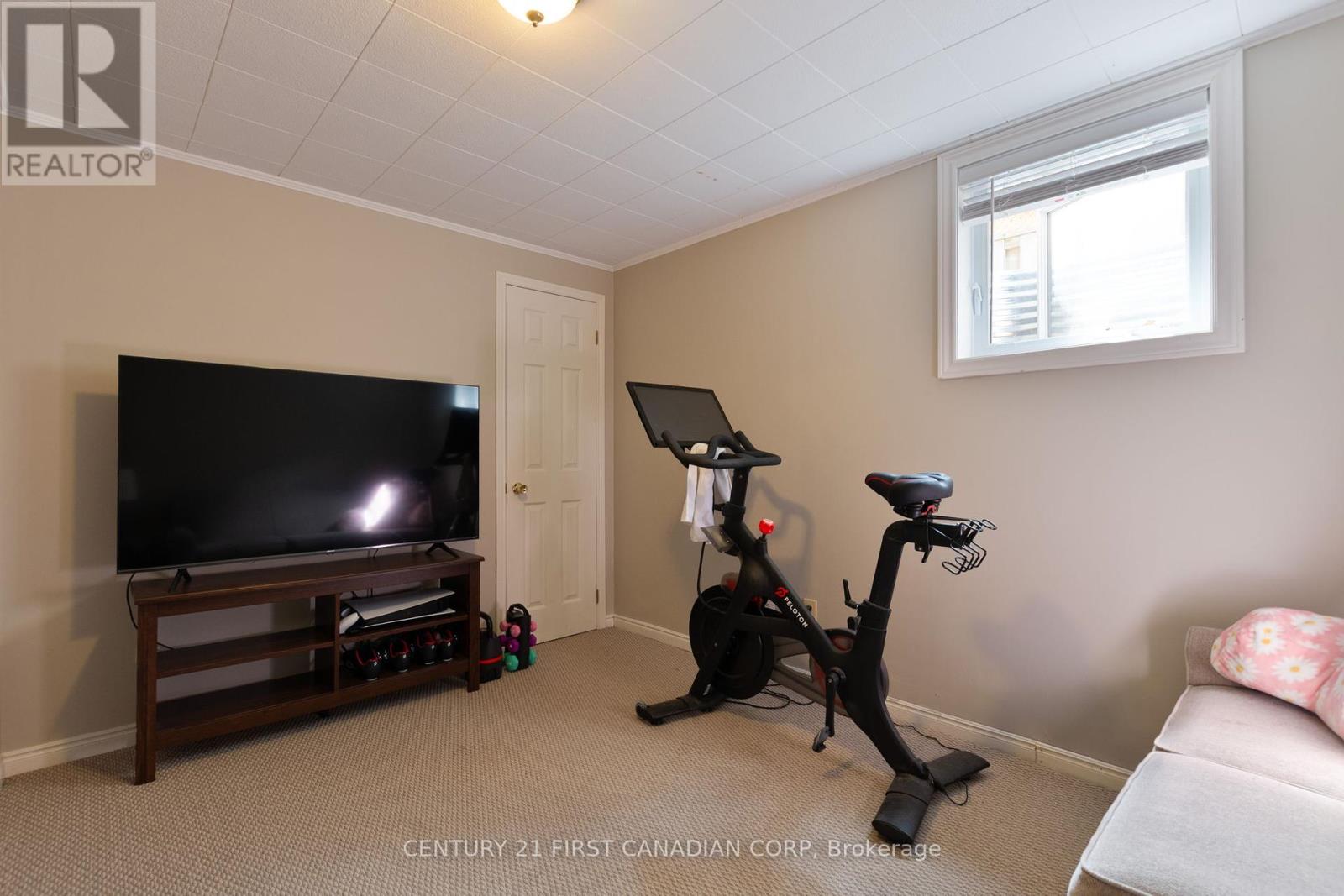 Photo 30 of 162 Ashley Crescent, London South ON