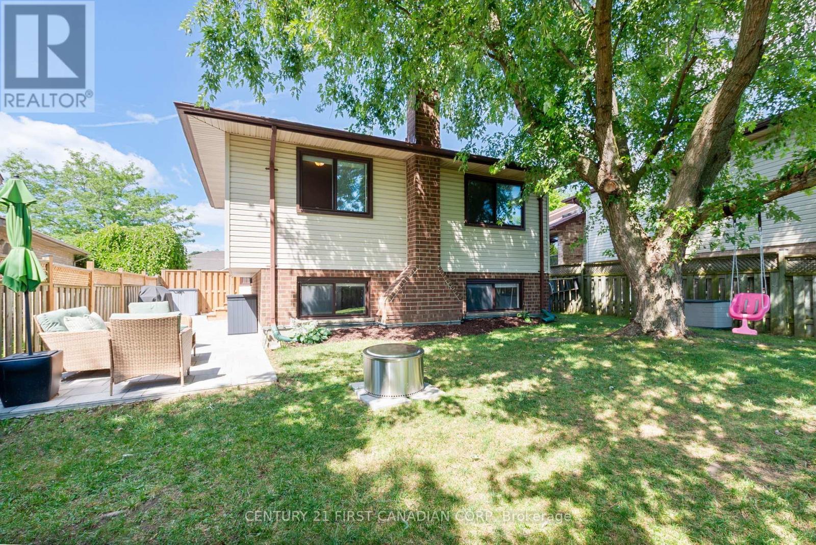 Photo 34 of 162 Ashley Crescent, London South ON