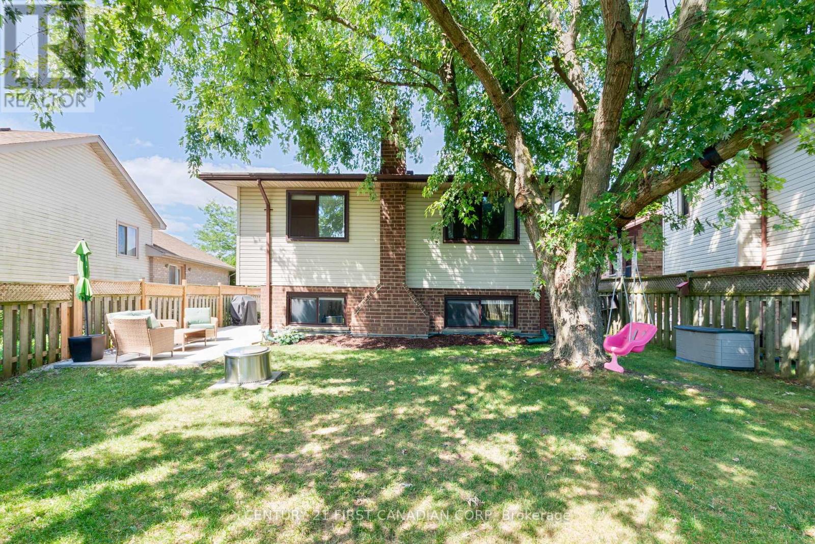 Photo 35 of 162 Ashley Crescent, London South ON