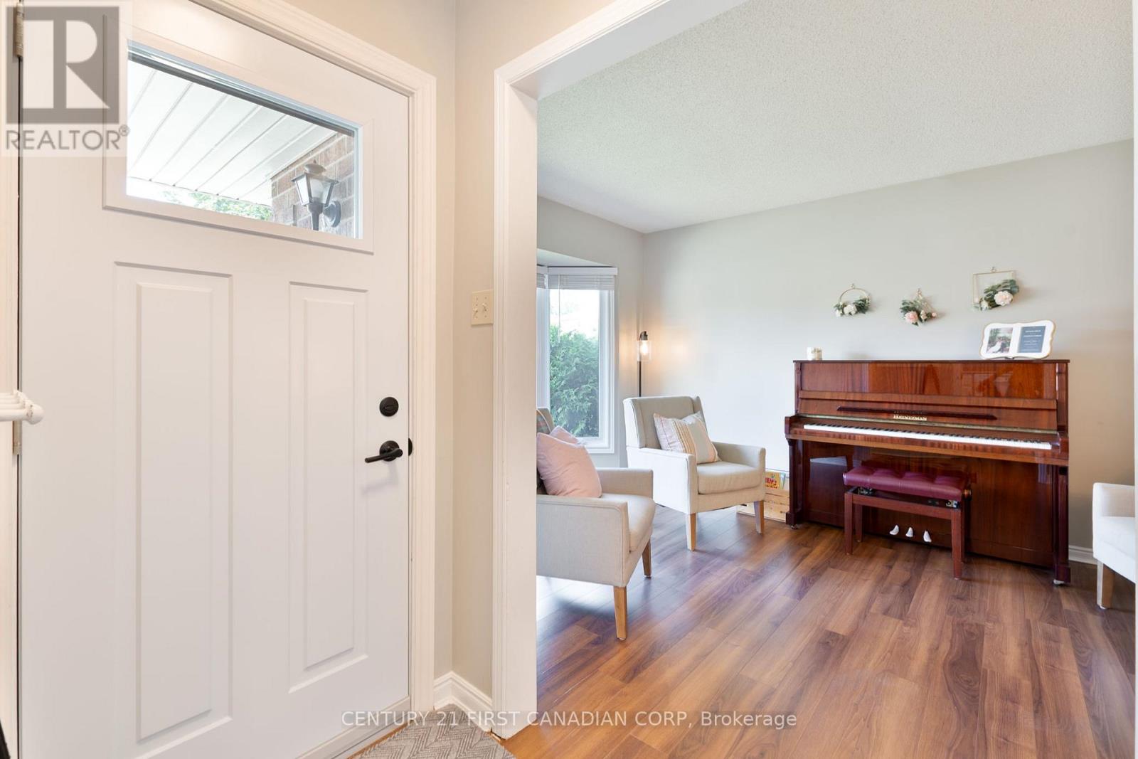 Photo 5 of 162 Ashley Crescent, London South ON