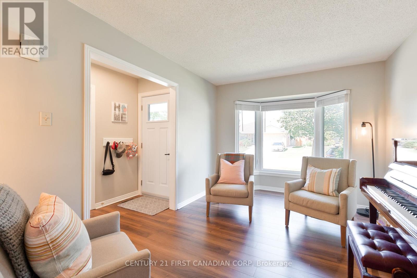 Photo 8 of 162 Ashley Crescent, London South ON