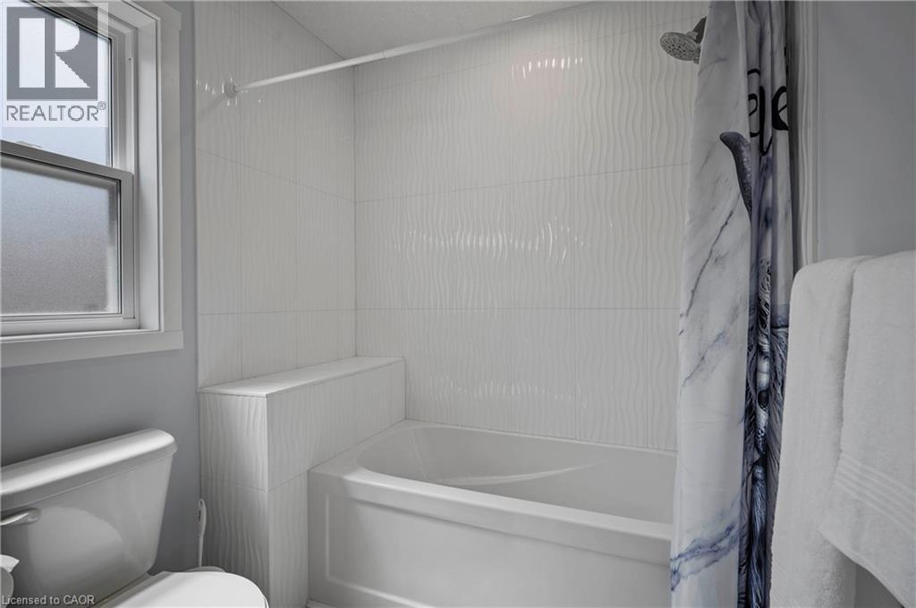 Photo 20 of 47 Gruhn Street, Kitchener ON