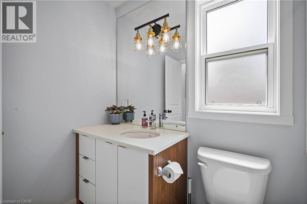 Photo 24 of 47 Gruhn Street, Kitchener ON