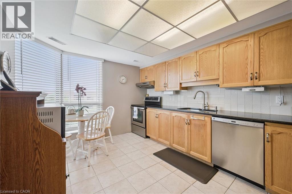 Photo 14 of 3267 King Street E Unit Ph 6, Kitchener ON